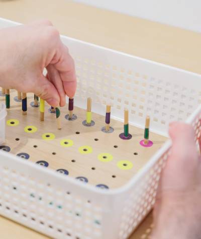 利用者さんの作業中の手元写真